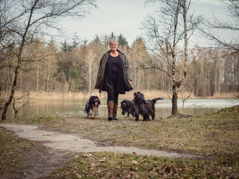 Schapendoezen honden met baasje Bianca